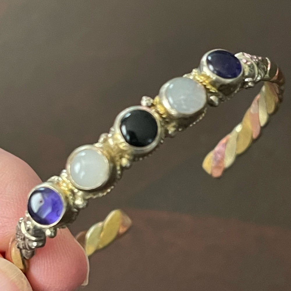 Tibetan Medicine bracelets with gemstones - Picture 5 of 5